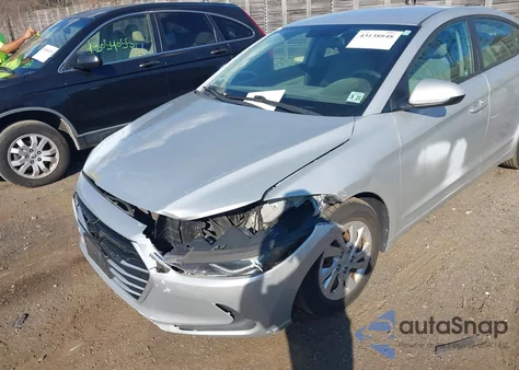 2017 Hyundai Elantra Se z USA, uszkodzony, nr VIN 5NPD74LF4HH063590
